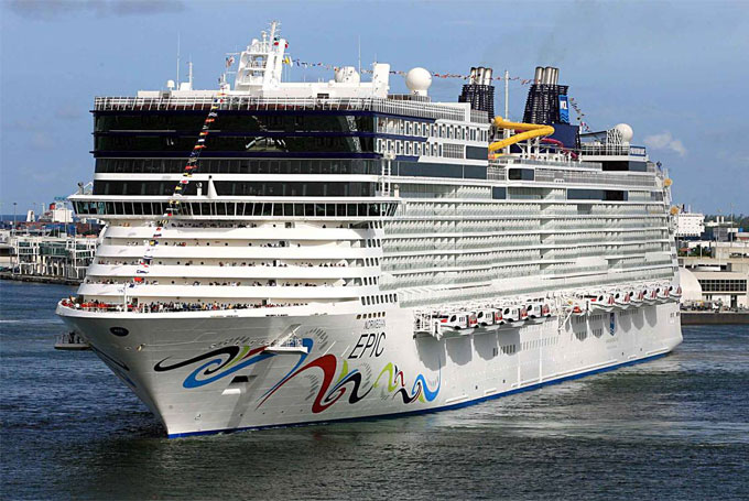 Como viajar de forma magnífica en una ciudad flotante. Top ten de los 10 cruceros mas lujosos del mundo